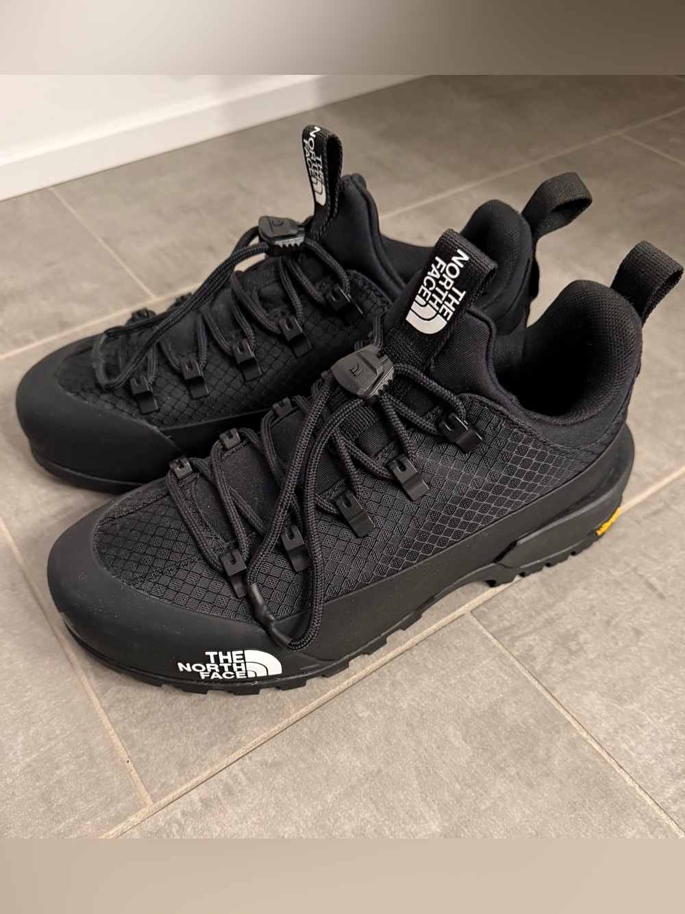 NEW! The North Face Glenclyffe Black Shoes – Men 5.5 / Women 7 – Vibram Outsole